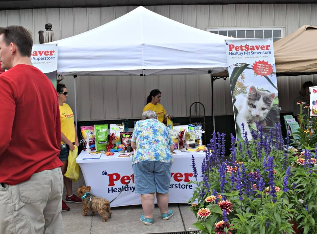 Visiting the PetSaver Superstore Booth