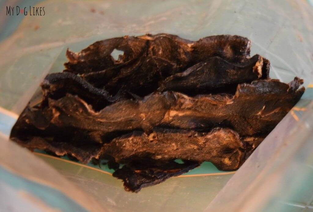 There are a large number of Kangaroo Jerky dog treats in every bag