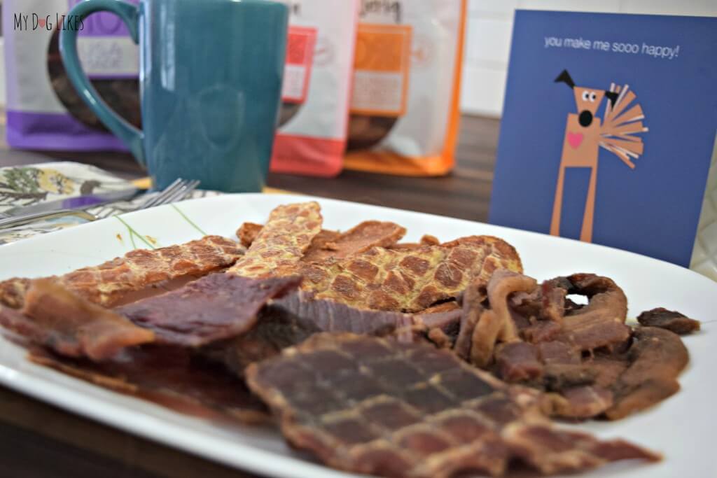 Full Moon dog treats are all natural and made in America. Here, MyDogLikes reviews the real bacon, chicken jerky and pork jerky varieties.