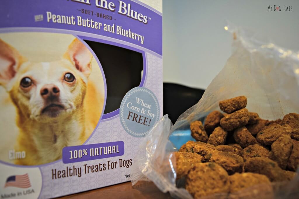 MyDogLikes reviews Howlin' the Blues dog biscuits. One of the many healthy treats available from Lazy Dog Cookie Company.