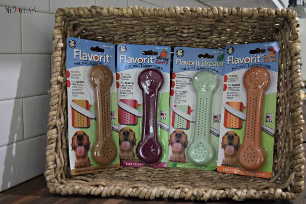 Thes Dog Bone Chews come in several different flavors including peanut butter, sweet potato, berry and mint