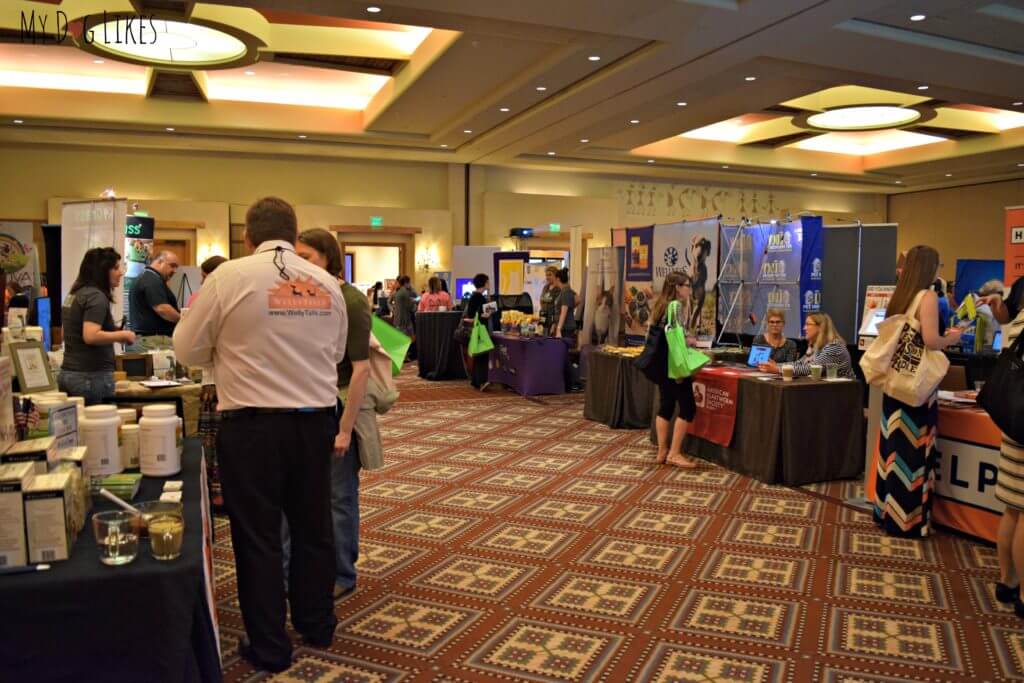 Visiting the exhibit hall at the 2016 BlogPaws pet blogging conference