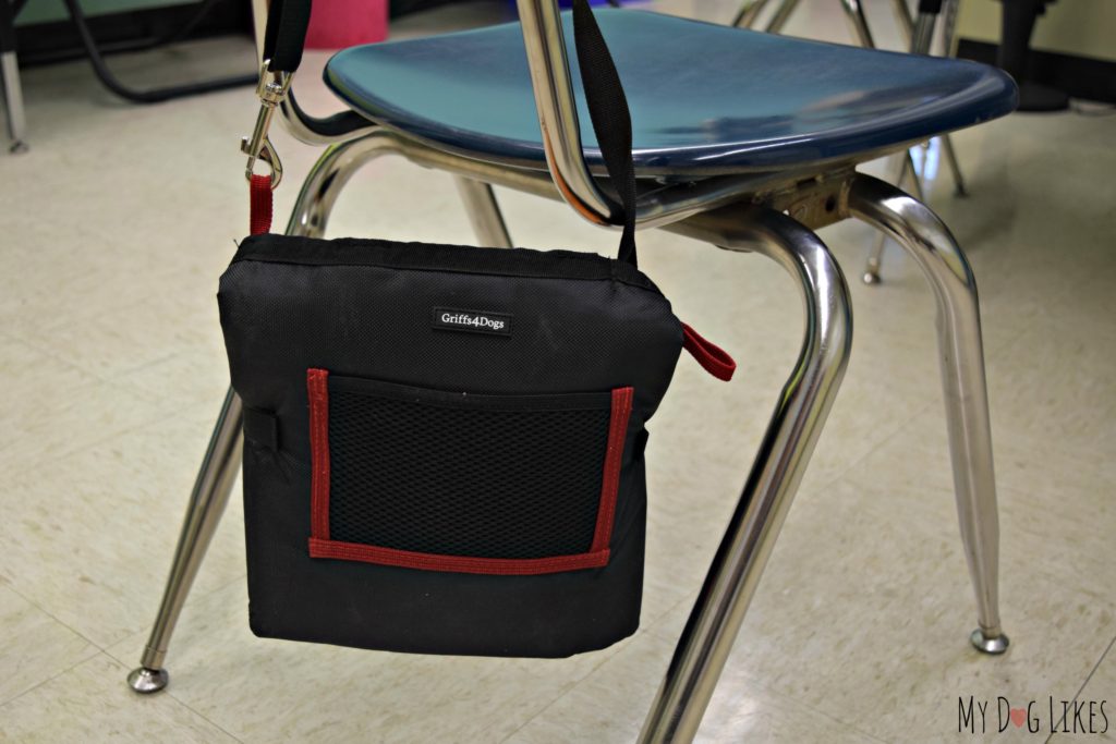 Conveniently portable and would be great for therapy dogs working in schools.