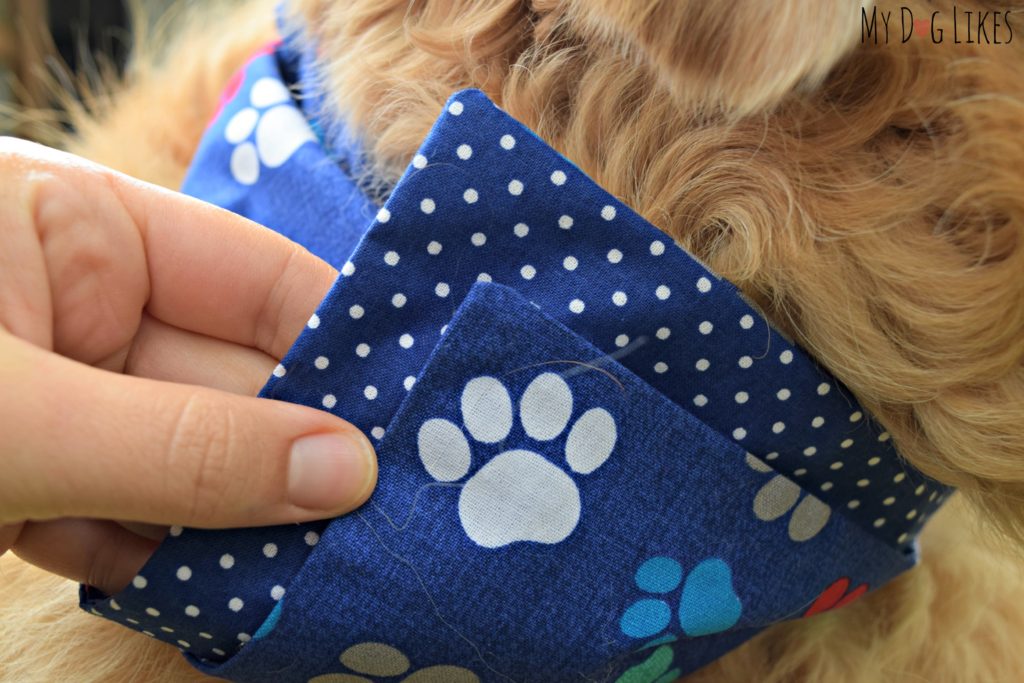 These thick dog bandannas are sewn from 2 fabrics and therefore reversible as well!