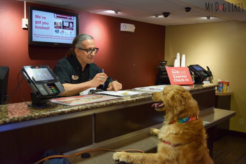 Charlie from MyDogLikes checking in at the Red Roof - Where pets stay free!