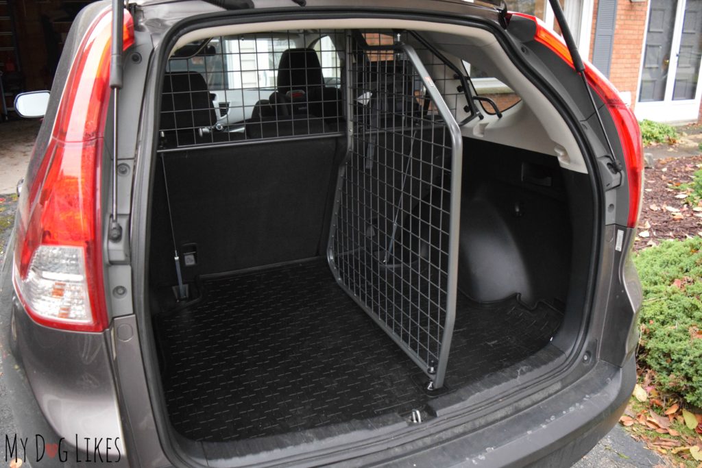 Travall Divider, barrier and floor liner installed in a Honda CRV