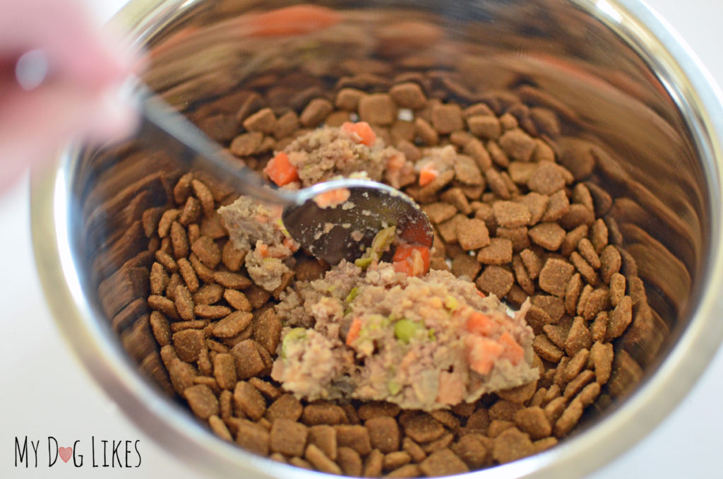 PetPlate can be easily mixed with kibble as a food topper or during transition.